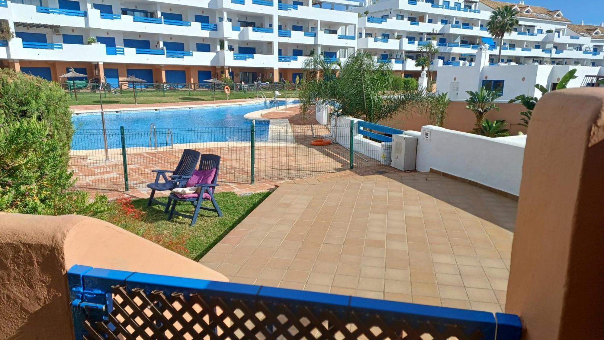 Residencial La Duquesa Suites Golf & Gardens San Luis de Sabinillas Exterior photo
